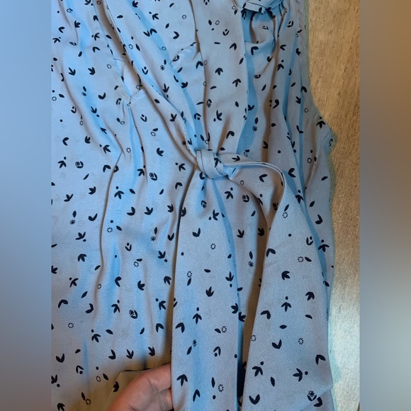 Free people flowy tie neck blouse periwinkle colour size XS - Picture 5 of 6